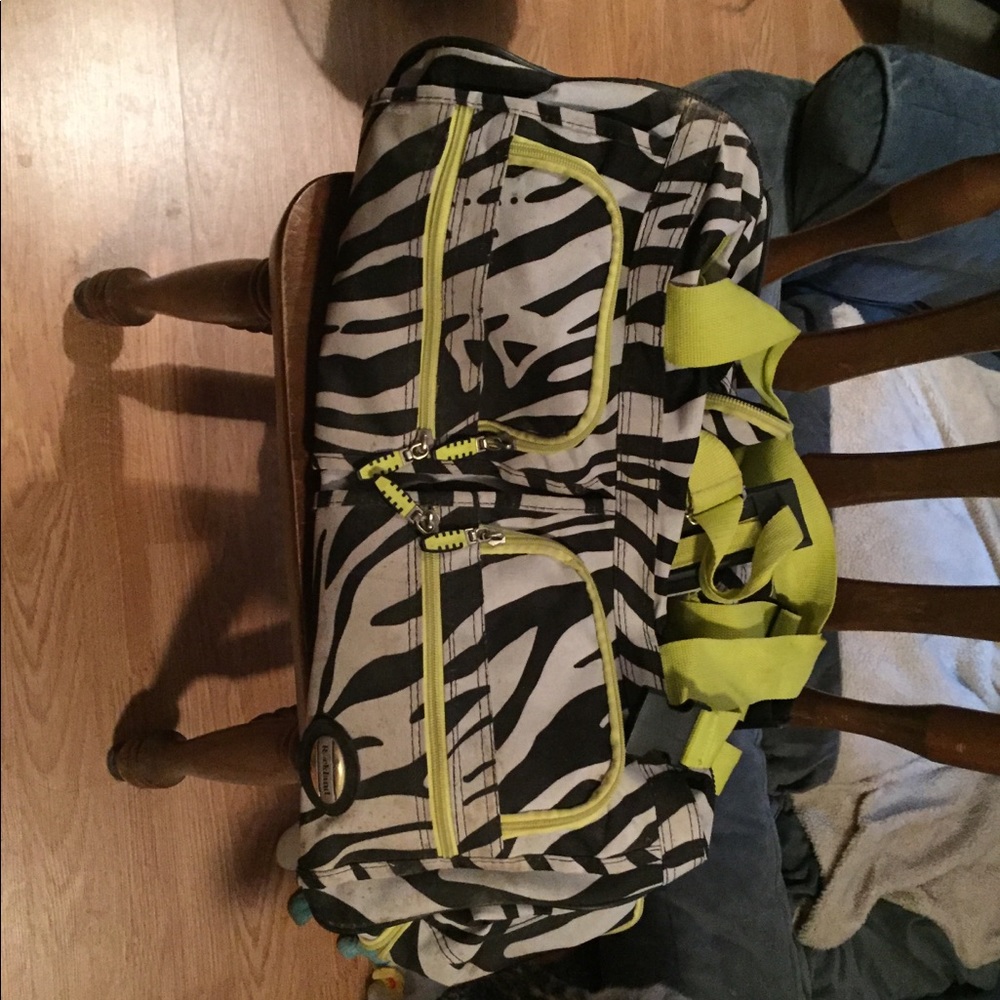 Rolling duffel bag